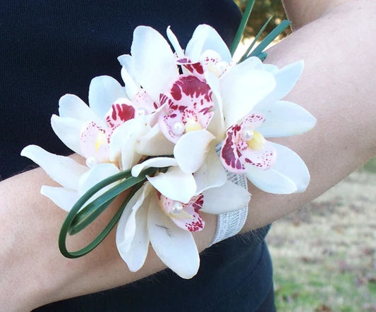 Blooming Trends: Floral Delights for 2024 Proms and Weddings